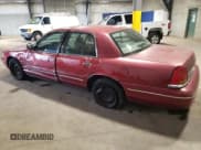 ✅ 1999 Ford Crown Victoria • VIN: 2FAFP73W3XX114736 • Lot: 68501254. Wystawiony na Copart z przebiegiem 137 334 mil. Bezpłatny archiwum sprzedaży aukcyjnych z USA i szczegółowy raport historii pojazdu na DreamBid. Zdjęcie 2.