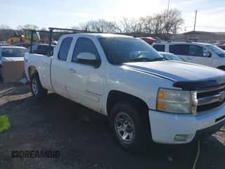 2009 Chevrolet Silverado 1500 LTZ z VIN 1GCEK39079Z114929, wystawiony jako IAAI lot #41494959 z przebiegiem 305 078 mil mil oraz . Historia ofert i sprzedaży dostępna na DreamBid. Obrazek 1.
