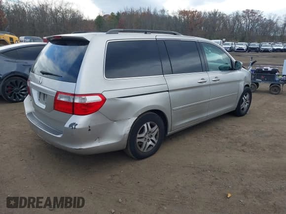 ✅ 2006 Honda Odyssey EX-L • VIN: 5FNRL38796B452539 • Lot: 43690465. Wystawiony na IAAI z przebiegiem 127 937 mil. Bezpłatny archiwum sprzedaży aukcyjnych z USA i szczegółowy raport historii pojazdu na DreamBid. Zdjęcie 4.