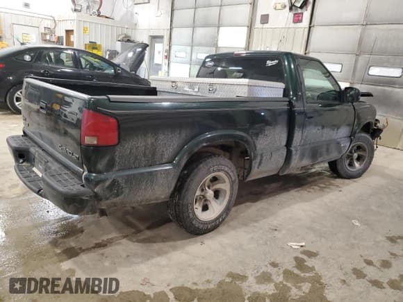✅ 2001 Chevrolet S-10 • VIN: 1GCCS145918253047 • Лот: 83699074. Опубликован ранее на Copart с пробегом Не указан. Бесплатный доступ к архиву аукционных продаж из США и подробный отчёт об истории автомобиля на DreamBid. Изображение 3.