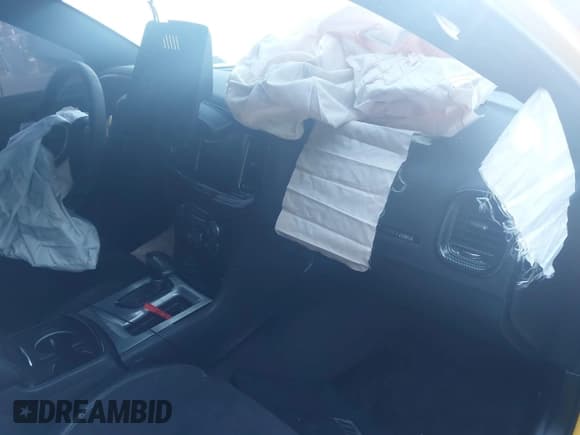 ✅ 2017 Dodge Charger R/T Scat Pack • VIN: 2C3CDXGJ2HH518406 • Lot: 43374989. Wystawiony na IAAI z przebiegiem 115 620 mil. Bezpłatny archiwum sprzedaży aukcyjnych z USA i szczegółowy raport historii pojazdu na DreamBid. Zdjęcie 5.