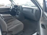 ✅ 2007 Chevrolet Silverado 2500HD LT1 • VIN: 1GCHK23D57F157098 • Lot: 41987900. Wystawiony na IAAI z przebiegiem 358 398 mil. Bezpłatny archiwum sprzedaży aukcyjnych z USA i szczegółowy raport historii pojazdu na DreamBid. Zdjęcie 5.