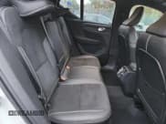 ✅ 2022 Volvo XC40 R-Design • VIN: YV4162UM1N2752634 • Лот: 86230005. Опубликован ранее на Copart с пробегом 33 640 миль. Бесплатный доступ к архиву аукционных продаж из США и подробный отчёт об истории автомобиля на DreamBid. Изображение 11.