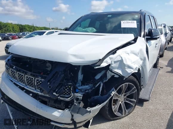 ✅ 2023 Jeep Grand Wagoneer • VIN: 1C4SJVEJ7PS570435 • Лот: 42289466. Опубликован ранее на IAAI с пробегом Не указан. Бесплатный доступ к архиву аукционных продаж из США и подробный отчёт об истории автомобиля на DreamBid. Изображение 6.