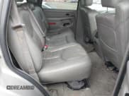 ✅ 2005 GMC Yukon SLE • VIN: 1GKEC13TX5R135812 • Lot: 42507102. Wystawiony na IAAI z przebiegiem 217 060 mil. Bezpłatny archiwum sprzedaży aukcyjnych z USA i szczegółowy raport historii pojazdu na DreamBid. Zdjęcie 8.