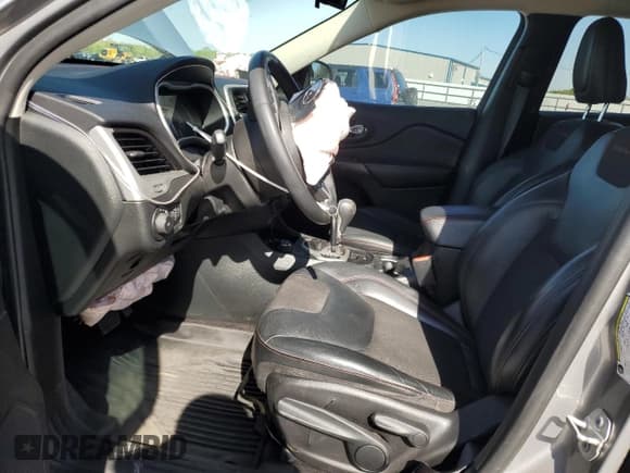 ✅ 2016 Jeep Cherokee Trailhawk • VIN: 1C4PJMBB5GW188426 • Lot: 52907445. Listed on Copart with 115,225 mi. Free auction sales archive from the USA and detailed vehicle history report at DreamBid. Image 7.