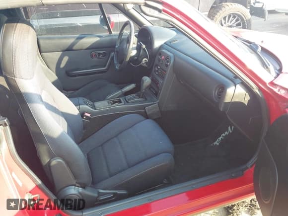 ✅ 1992 Mazda MX-5 Miata • VIN: JM1NA3519N1311725 • Lot: 42491760. Wystawiony na IAAI z przebiegiem 108 865 mil. Bezpłatny archiwum sprzedaży aukcyjnych z USA i szczegółowy raport historii pojazdu na DreamBid. Zdjęcie 5.