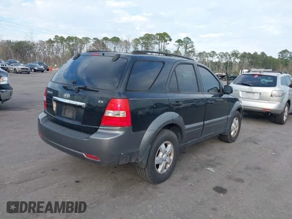 ✅ 2008 Kia Sorento EX • VIN: KNDJD736585800907 • Lot: 41515512. Listed on IAAI with 187,999 mi. Free auction sales archive from the USA and detailed vehicle history report at DreamBid. Image 4.