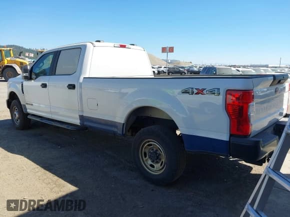 ✅ 2020 Ford F-250 XL • VIN: 1FT7W2BT5LED59626 • Lot: 42866156. Listed on IAAI with 90,541 mi. Free auction sales archive from the USA and detailed vehicle history report at DreamBid. Image 3.