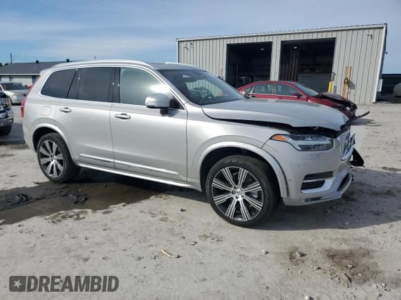 ✅ 2024 Volvo XC90 Plus Bright Theme • VIN: YV4L12PE0R1236241 • Lot: 86067285. Wystawiony na Copart z przebiegiem 23 780 mil. Bezpłatny archiwum sprzedaży aukcyjnych z USA i szczegółowy raport historii pojazdu na DreamBid. Zdjęcie 4.