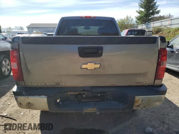 ✅ 2008 Chevrolet Silverado 2500HD Work Truck • VIN: 1GCHK23K98F186653 • Lot: 74286624. Wystawiony na Copart z przebiegiem 201 957 mil. Bezpłatny archiwum sprzedaży aukcyjnych z USA i szczegółowy raport historii pojazdu na DreamBid. Zdjęcie 6.