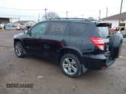 ✅ 2010 Toyota RAV4 Sport • VIN: 2T3WF4DV0AW030912 • Лот: 43694652. Опубликован ранее на IAAI с пробегом 102 761 миль. Бесплатный доступ к архиву аукционных продаж из США и подробный отчёт об истории автомобиля на DreamBid. Изображение 3.