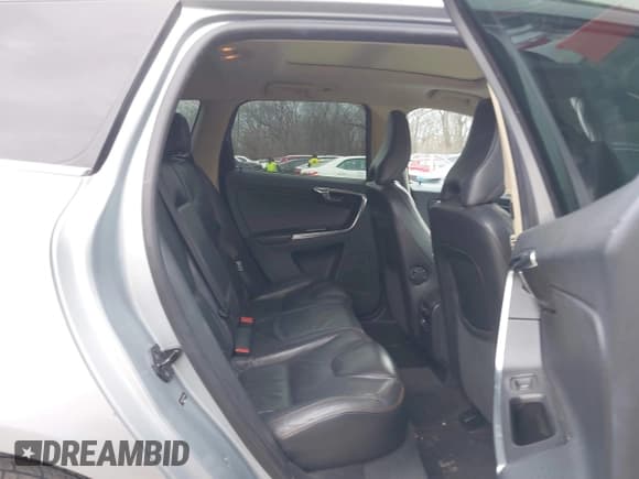 ✅ 2012 Volvo XC60 3.2L • VIN: YV4952DL3C2327880 • Лот: 41215399. Опубликован ранее на IAAI с пробегом 213 992 миль. Бесплатный доступ к архиву аукционных продаж из США и подробный отчёт об истории автомобиля на DreamBid. Изображение 8.