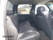 ✅ 2002 Chevrolet Silverado 2500HD LS • VIN: 1GCHC23G32F125153 • Lot: 42057473. Wystawiony na IAAI z przebiegiem 262 138 mil. Bezpłatny archiwum sprzedaży aukcyjnych z USA i szczegółowy raport historii pojazdu na DreamBid. Zdjęcie 8.