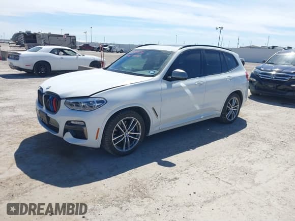 ✅ 2018 BMW X3 M40i • VIN: 5UXTS3C51J0Z00227 • Lot: 41795078. Wystawiony na IAAI z przebiegiem 97 003 mil. Bezpłatny archiwum sprzedaży aukcyjnych z USA i szczegółowy raport historii pojazdu na DreamBid. Zdjęcie 17.