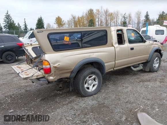 ✅ 2002 Toyota Tacoma PreRunner • VIN: 5TESN92N32Z009480 • Lot: 43749832. Listed on IAAI with 212,775 mi. Free auction sales archive from the USA and detailed vehicle history report at DreamBid. Image 4.