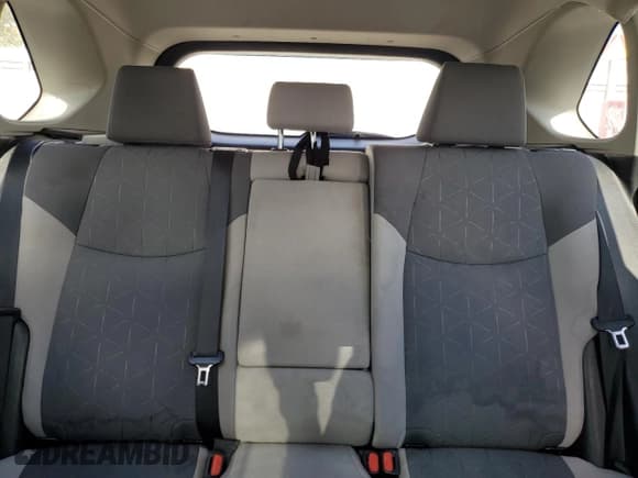 ✅ 2022 Toyota RAV4 XLE • VIN: 2T3P1RFV9NW299848 • Lot: 86168255. Wystawiony na Copart z przebiegiem 84 782 mil. Bezpłatny archiwum sprzedaży aukcyjnych z USA i szczegółowy raport historii pojazdu na DreamBid. Zdjęcie 10.