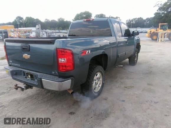 ✅ 2009 Chevrolet Silverado 1500 • VIN: 2GCEC290391123787 • Lot: 42985952. Wystawiony na IAAI z przebiegiem 330 984 mil. Bezpłatny archiwum sprzedaży aukcyjnych z USA i szczegółowy raport historii pojazdu na DreamBid. Zdjęcie 4.