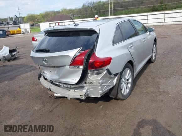 ✅ 2013 Toyota Venza LE • VIN: 4T3ZA3BB4DU077069 • Lot: 42103701. Listed on IAAI with 119,947 mi. Free auction sales archive from the USA and detailed vehicle history report at DreamBid. Image 4.