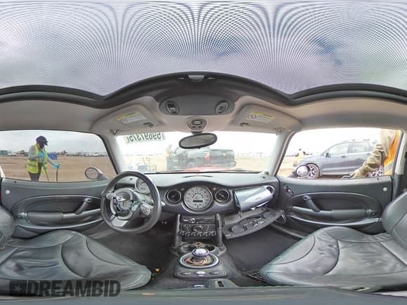 ✅ 2004 MINI Hardtop S • VIN: WMWRE33444TD84426 • Lot: 59697375. Listed on Copart with 87,662 mi. Free auction sales archive from the USA and detailed vehicle history report at DreamBid. Image 14.