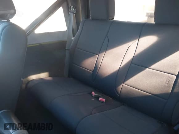 ✅ 2007 Jeep Wrangler X • VIN: 1J8FA24137L160428 • Lot: 43772987. Wystawiony na IAAI z przebiegiem 165 035 mil. Bezpłatny archiwum sprzedaży aukcyjnych z USA i szczegółowy raport historii pojazdu na DreamBid. Zdjęcie 8.