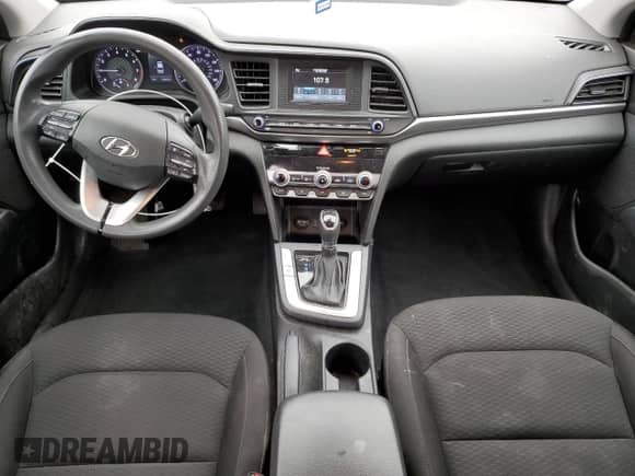 2020 Hyundai Elantra SE z VIN KMHD74LF0LU965079, wystawiony jako Copart lot #90737525 z przebiegiem 125 870 mil mil oraz Czysty tytuł • Clean title. Historia ofert i sprzedaży dostępna na DreamBid. Obrazek 8.