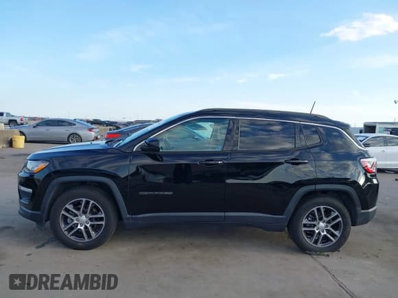 ✅ 2019 Jeep Compass Altitude • VIN: 3C4NJCBB7KT706519 • Lot: 41636111. Wystawiony na IAAI z przebiegiem Nie podano. Bezpłatny archiwum sprzedaży aukcyjnych z USA i szczegółowy raport historii pojazdu na DreamBid. Zdjęcie 15.