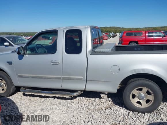 ✅ 2001 Ford F-150 XL • VIN: 1FTRX17W71KA12560 • Lot: 43485782. Wystawiony na IAAI z przebiegiem Nie podano. Bezpłatny archiwum sprzedaży aukcyjnych z USA i szczegółowy raport historii pojazdu na DreamBid. Zdjęcie 14.