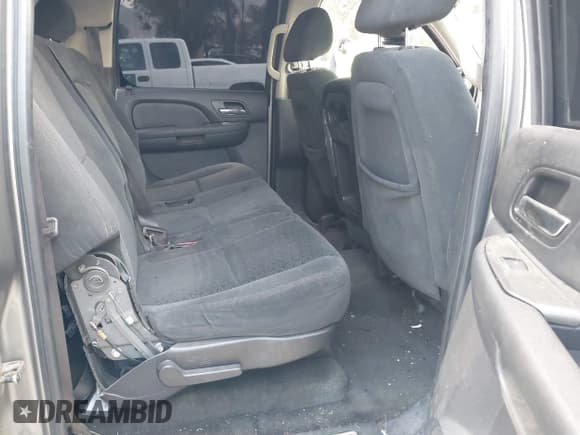 ✅ 2007 Chevrolet Suburban LT • VIN: 3GNFC16007G191138 • Lot: 41425886. Listed on IAAI with 150,250 mi. Free auction sales archive from the USA and detailed vehicle history report at DreamBid. Image 8.