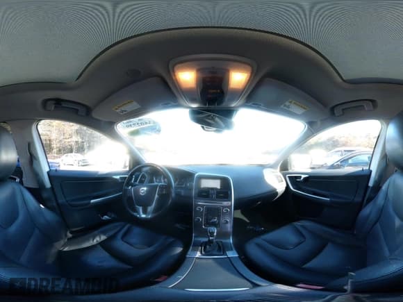 ✅ 2015 Volvo XC60 T5 • VIN: YV4612RK0F2686932 • Lot: 43502739. Listed on IAAI with 190,197 mi. Free auction sales archive from the USA and detailed vehicle history report at DreamBid. Image 18.