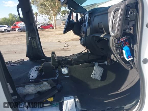 ✅ 2020 Chevrolet Silverado 1500 LT Trail Boss • VIN: 3GCPYFEL5LG376688 • Лот: 43278222. Опубликован ранее на IAAI с пробегом Не указан. Бесплатный доступ к архиву аукционных продаж из США и подробный отчёт об истории автомобиля на DreamBid. Изображение 5.