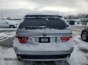 ✅ 2006 BMW X5 4.8is • VIN: 5UXFA93566LE84896 • Лот: 44562335. Опубликован ранее на Copart с пробегом 221 900 миль. Бесплатный доступ к архиву аукционных продаж из США и подробный отчёт об истории автомобиля на DreamBid. Изображение 6.