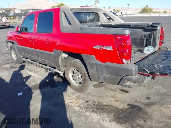 ✅ 2004 Chevrolet Avalanche LS • VIN: 3GNGK22G64G124782 • Lot: 43914946. Listed on IAAI with 346,861 mi. Free auction sales archive from the USA and detailed vehicle history report at DreamBid. Image 3.