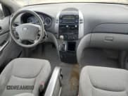 ✅ 2006 Toyota Sienna LE • VIN: 5TDZA23C56S496666 • Лот: 92497735. Опубликован ранее на Copart с пробегом 177 364 миль. Бесплатный доступ к архиву аукционных продаж из США и подробный отчёт об истории автомобиля на DreamBid. Изображение 8.