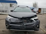 ✅ 2017 Toyota RAV4 SE • VIN: JTMJFREV3HJ161721 • Lot: 93430385. Wystawiony na Copart z przebiegiem 121 241 mil. Bezpłatny archiwum sprzedaży aukcyjnych z USA i szczegółowy raport historii pojazdu na DreamBid. Zdjęcie 5.