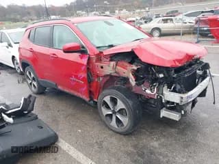 ✅ 2018 Jeep Compass Latitude • VIN: 3C4NJDBB4JT104326 • Lot: 43779456. Wystawiony na IAAI z przebiegiem 61 629 mil. Bezpłatny archiwum sprzedaży aukcyjnych z USA i szczegółowy raport historii pojazdu na DreamBid. Zdjęcie 1.