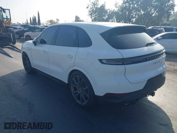 ✅ 2024 Porsche Cayenne S E-Hybrid • VIN: WP1AN2AY3RDA40230 • Lot: 43501413. Listed on IAAI with 16,614 mi. Free auction sales archive from the USA and detailed vehicle history report at DreamBid. Image 3.