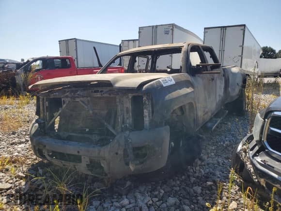 ✅ 2016 GMC Sierra 3500HD Denali • VIN: 1GT42YE87GF206304 • Lot: 66987434. Wystawiony na Copart z przebiegiem Nie podano. Bezpłatny archiwum sprzedaży aukcyjnych z USA i szczegółowy raport historii pojazdu na DreamBid. Zdjęcie 2.