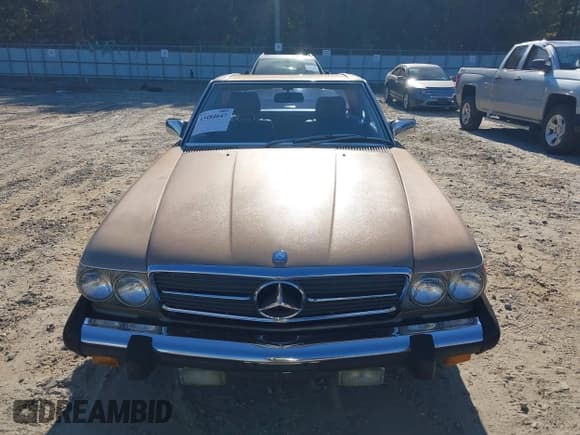 ✅ 1984 Mercedes-Benz 380 SL • VIN: WDBBA45AXEA012235 • Лот: 43484647. Опубликован ранее на IAAI с пробегом 169 485 миль. Бесплатный доступ к архиву аукционных продаж из США и подробный отчёт об истории автомобиля на DreamBid. Изображение 12.
