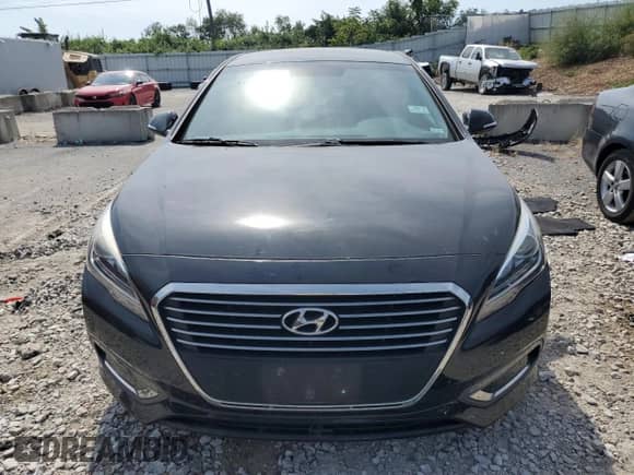 ✅ 2017 Hyundai Sonata • VIN: KMHE14L29HA045012 • Lot: 80221325. Wystawiony na Copart z przebiegiem 75 841 mil mil. Skorzystaj z bezpłatnego archiwum sprzedaży aukcyjnych z USA i zobacz szczegółowy raport historii pojazdu na DreamBid. Zdjęcie 5.