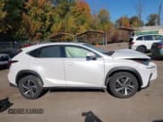 ✅ 2018 Lexus NX 300 • VIN: JTJBARBZ9J2165845 • Lot: 43537252. Wystawiony na IAAI z przebiegiem 104 185 mil. Bezpłatny archiwum sprzedaży aukcyjnych z USA i szczegółowy raport historii pojazdu na DreamBid. Zdjęcie 12.