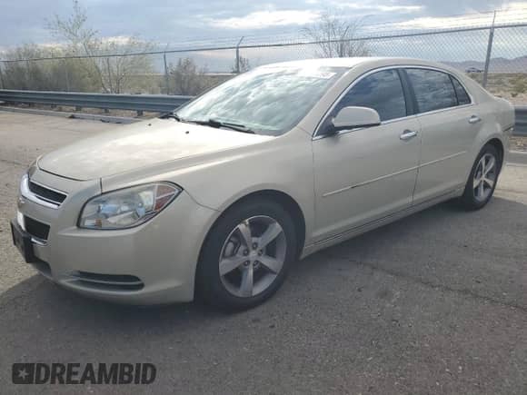 2012 Chevrolet Malibu 1LT z VIN 1G1ZC5EU1CF187752, wystawiony jako Copart lot #82391295 z przebiegiem 112 539 mil mil oraz Szkoda całkowita • Salvage title. Historia ofert i sprzedaży dostępna na DreamBid. Obrazek 1.