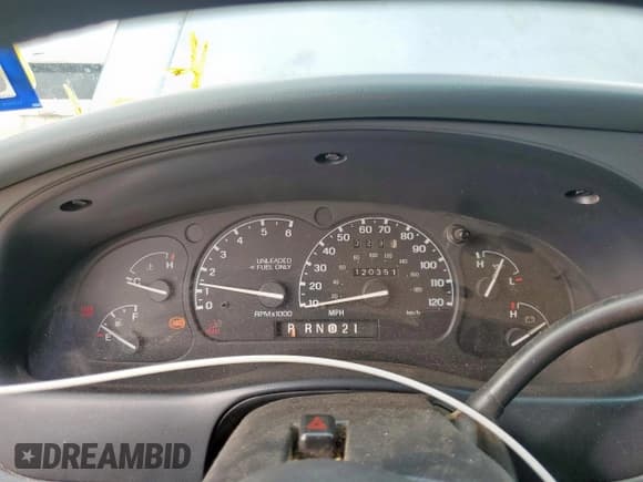 ✅ 1997 Mercury Mountaineer • VIN: 4M2DU55P7VUJ12782 • Lot: 81445385. Wystawiony na Copart z przebiegiem 120 351 mil. Bezpłatny archiwum sprzedaży aukcyjnych z USA i szczegółowy raport historii pojazdu na DreamBid. Zdjęcie 9.