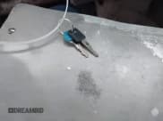 ✅ 1994 Cadillac DeVille • VIN: 1G6KD52B5RU258239 • Lot: 42443870. Wystawiony na IAAI z przebiegiem 142 573 mil. Bezpłatny archiwum sprzedaży aukcyjnych z USA i szczegółowy raport historii pojazdu na DreamBid. Zdjęcie 11.