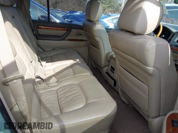 ✅ 2005 Lexus LX 470 • VIN: JTJHT00W153553760 • Лот: 41015905. Опубликован ранее на IAAI с пробегом 179 015 миль. Бесплатный доступ к архиву аукционных продаж из США и подробный отчёт об истории автомобиля на DreamBid. Изображение 8.