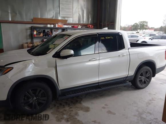 ✅ 2019 Honda Ridgeline Sport • VIN: 5FPYK3F14KB045145 • Lot: 43771624. Listed on IAAI with 110,761 mi. Free auction sales archive from the USA and detailed vehicle history report at DreamBid. Image 14.