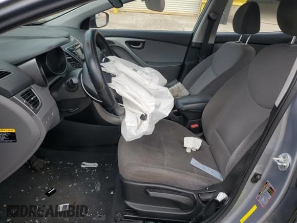 ✅ 2016 Hyundai Elantra SE • VIN: 5NPDH4AE7GH674896 • Lot: 70303085. Wystawiony na Copart z przebiegiem 103 952 mil. Bezpłatny archiwum sprzedaży aukcyjnych z USA i szczegółowy raport historii pojazdu na DreamBid. Zdjęcie 7.