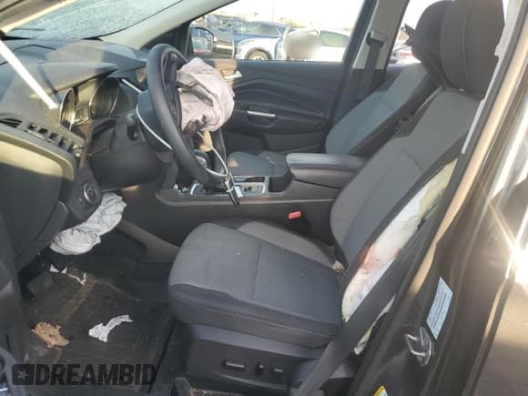 ✅ 2019 Ford Escape SE • VIN: 1FMCU9GD5KUC50615 • Lot: 82558515. Wystawiony na Copart z przebiegiem Nie podano. Bezpłatny archiwum sprzedaży aukcyjnych z USA i szczegółowy raport historii pojazdu na DreamBid. Zdjęcie 7.