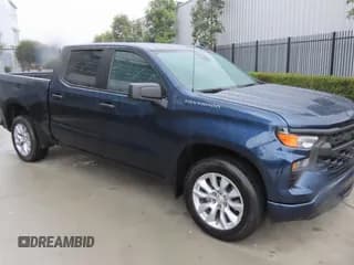 ✅ 2023 Chevrolet Silverado 1500 Custom • VIN: 3GCPABEK4PG182678 • Лот: 93682165. Опубликован ранее на Copart с пробегом 45 999 миль. Бесплатный доступ к архиву аукционных продаж из США и подробный отчёт об истории автомобиля на DreamBid. Изображение 1.