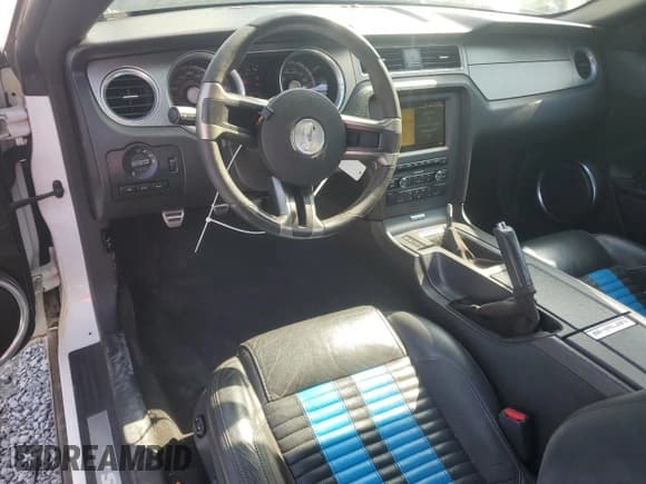 ✅ 2010 Ford Mustang GT500 • VIN: 1ZVBP8JS3A5138393 • Лот: 66917145. Опубликован ранее на Copart с пробегом 131 918 миль. Бесплатный доступ к архиву аукционных продаж из США и подробный отчёт об истории автомобиля на DreamBid. Изображение 8.